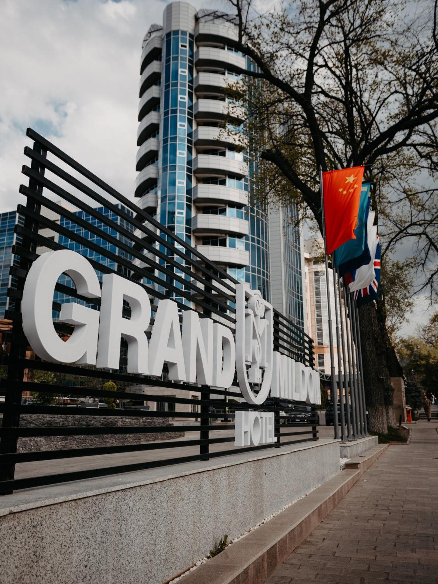 Grand Mildom Hotel Almaty Exterior photo